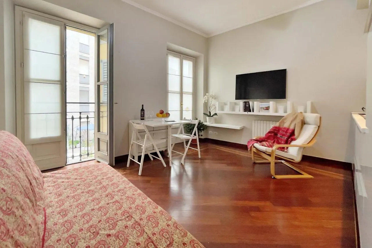 Chic 1Bdr With Shared Terrace Steps From Duomo By Rentopolis location