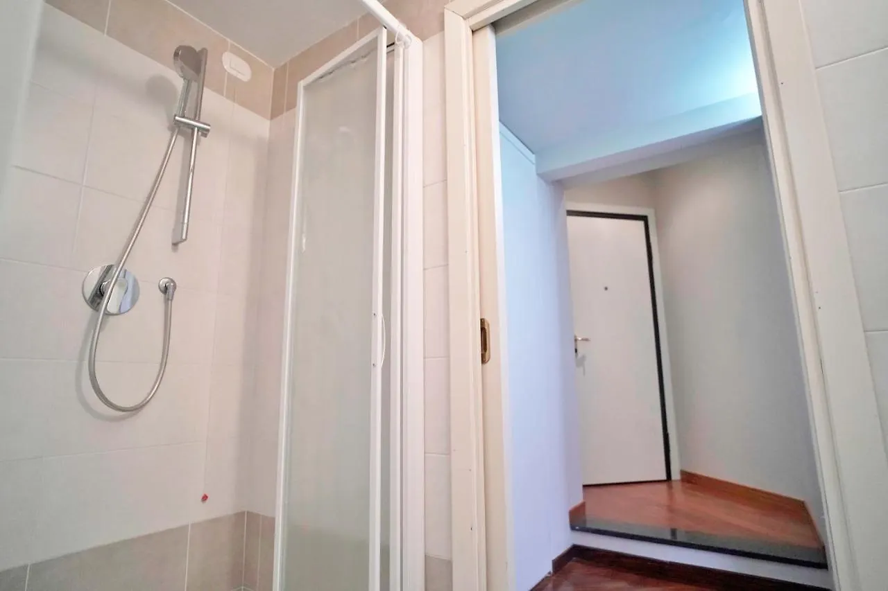 Chic 1Bdr With Shared Terrace Steps From Duomo By Rentopolis 米兰 公寓