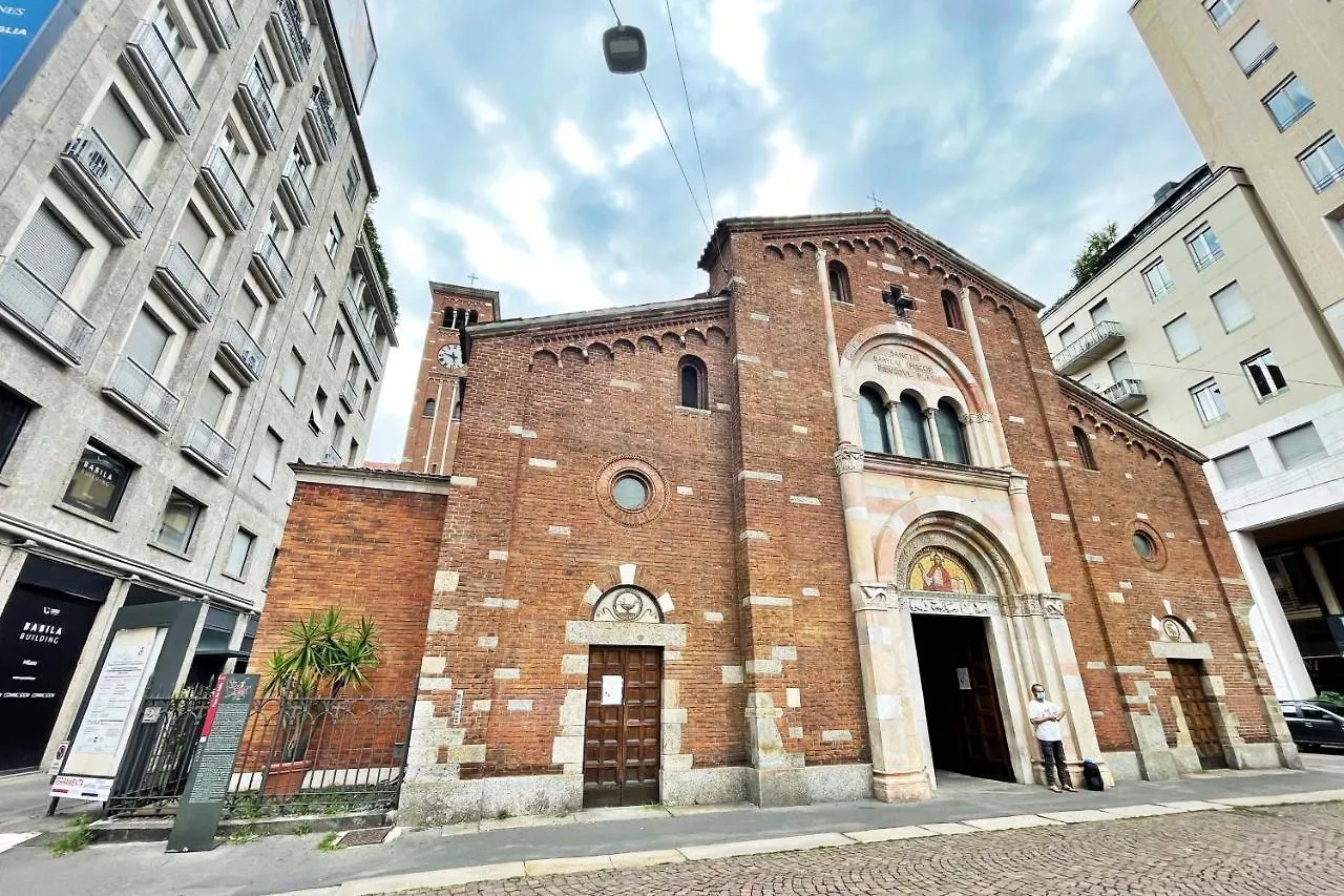 아파트 Chic 1Bdr With Shared Terrace Steps From Duomo By Rentopolis 밀라노